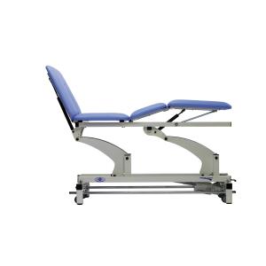 THER FLEXION LUX - TABLE D'EXAMEN ET DE TRAITEMENT EN 4 SECTIONS - APPUIE-TÊTE RÉGLABLE AVEC TROU FACIAL, COUSSIN ET REPOSE-ACCOUDOIRS - POSITIONS « ASSISE » ET « PARTIELLEMENT TRENDELENBURG » - CONFIGURABLE AVEC UNE LARGE GAMME D'ACCESSOIRES ET D'OPTIONS