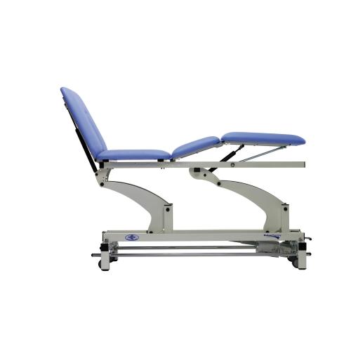 THER FLEXION LUX - TABLE D'EXAMEN ET DE TRAITEMENT EN 4 SECTIONS - APPUIE-TÊTE RÉGLABLE AVEC TROU FACIAL, COUSSIN ET REPOSE-ACCOUDOIRS - POSITIONS « ASSISE » ET « PARTIELLEMENT TRENDELENBURG » - CONFIGURABLE AVEC UNE LARGE GAMME D'ACCESSOIRES ET D'OPTIONS